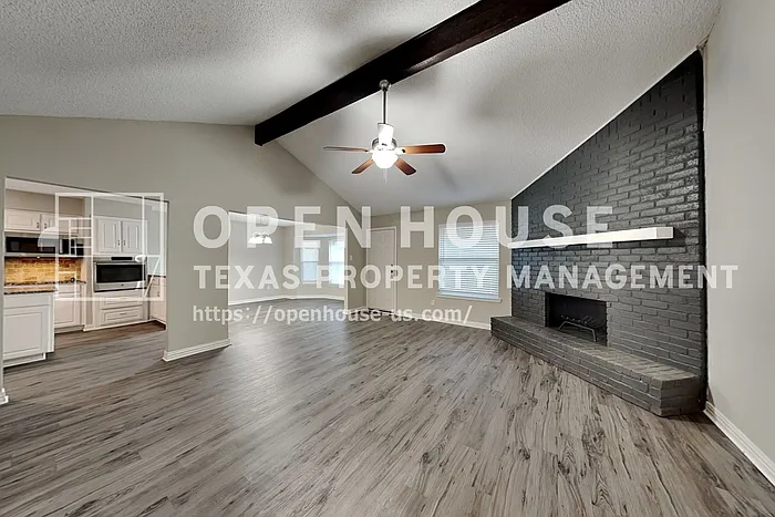 3 bed, 2.0 bath, 1606 sqft, $2,350 — Photo 3