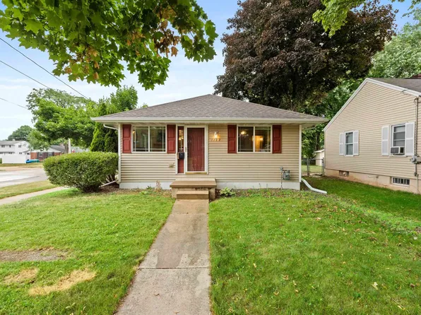 1382 Dousman St, Green Bay, WI 54303