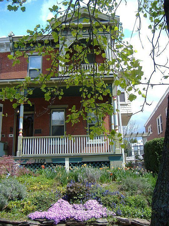 1st image of 1109 W 8th St