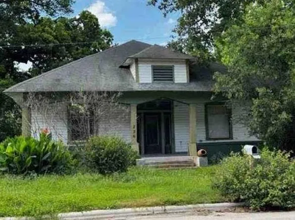 236 8th St, Somerville, TX 77879