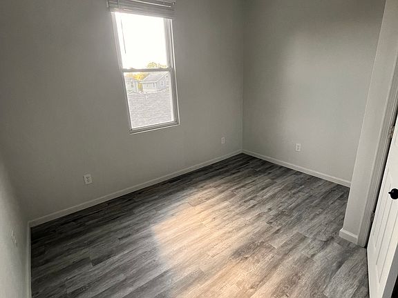 5th image of 934 11th Ave