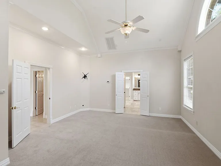 1020 Highland Oaks Dr — Photo 23