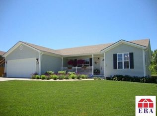 405 Highland Ridge Dr, Manhattan, KS 66503