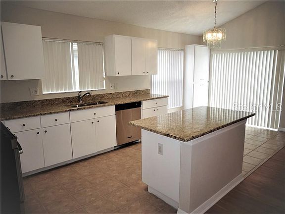 4th image of 1423 Scotch Pine Dr