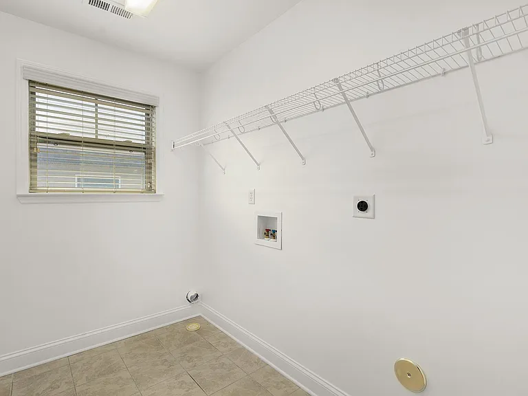 3384 Willow Lake Cir — Photo 23