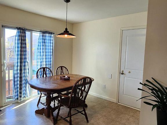 3rd image of 2211 Sedgwick Dr