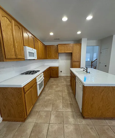 1596 Queensland Ave — Photo 5