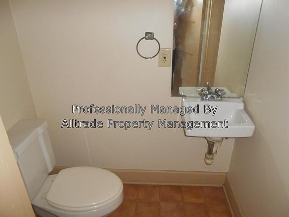 3rd image of 531 W Ormsby Ave APT 1