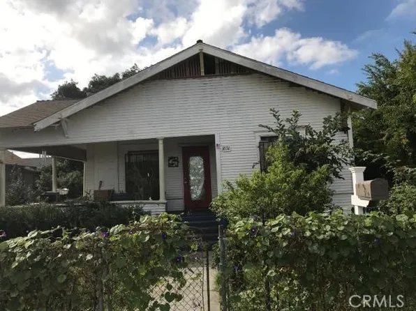 1074 W 2nd St, Santa Ana, CA 92703