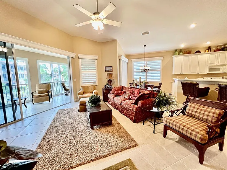 3304 Sunset Key Cir #D — Photo 14