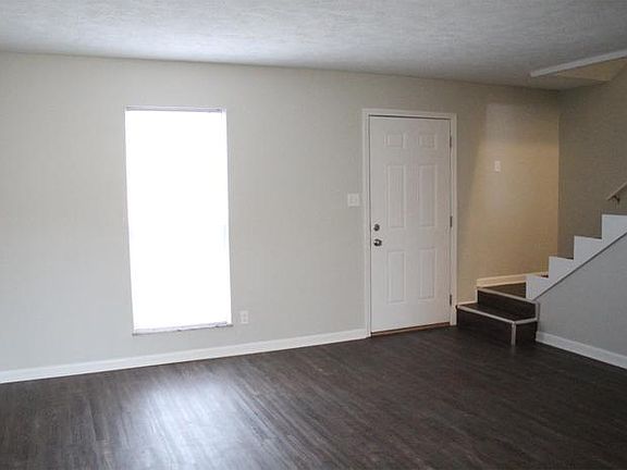 4th image of 225 Taliwa Garden Dr