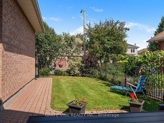 4th image of 319 Parkin Cir