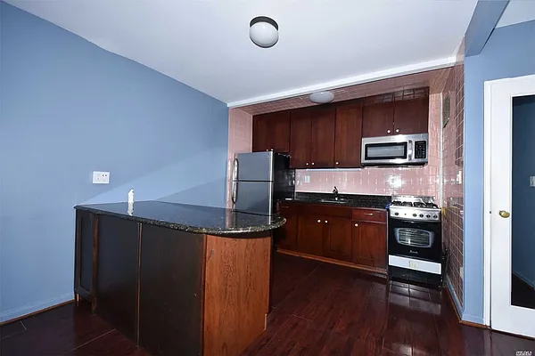 Sold by Alexander Madison Realty | media 4