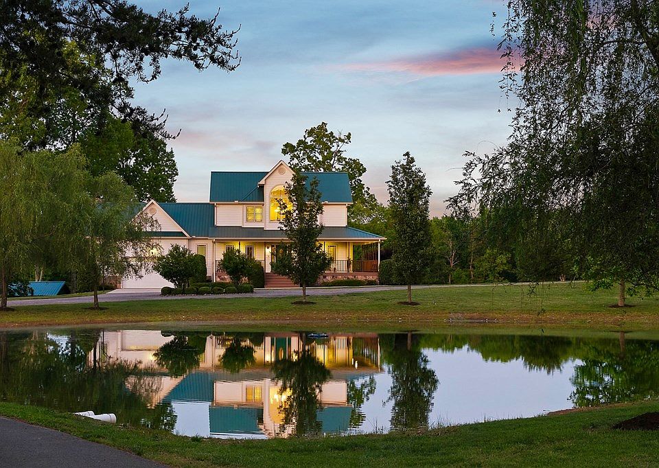 4th image of 933 John Henry Lewis Rd