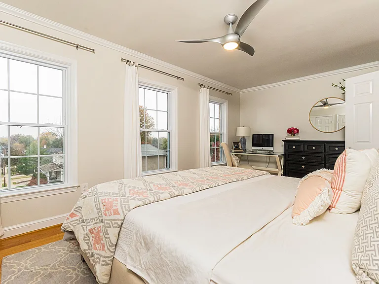 2320 Sanford St — Photo 13
