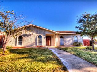 2021 Emory Oak Dr, Carrollton, TX 75007