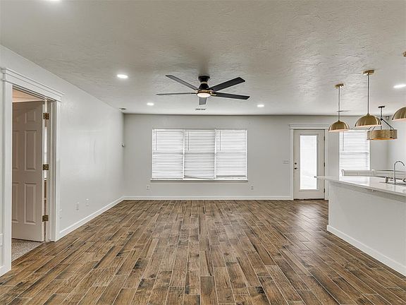 5th image of 6020 SE 82nd Cir