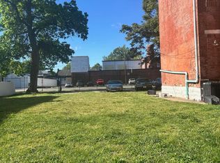 2824 W Chestnut St, Louisville, KY 40211
