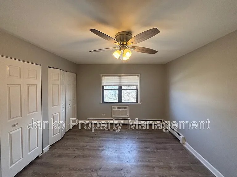 21907 Jeffrey Ave #3B — Photo 4