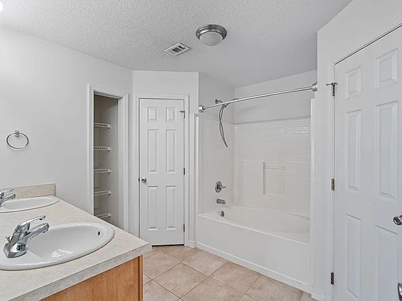4th image of 1831 Sundown Dr #1