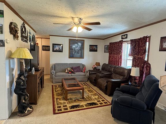 3rd image of 3658 Lovegrove Rd