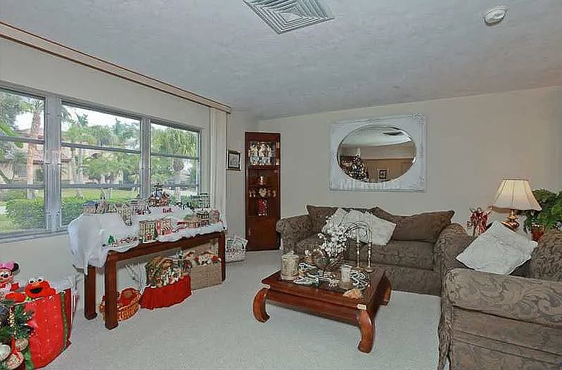 1st image of 1628 Stanford Ln