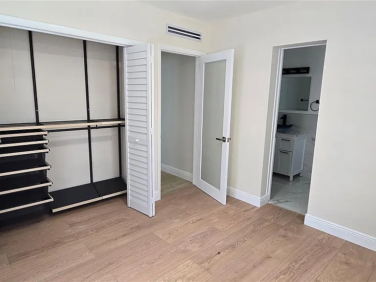 2731 SW 29th Ave — Photo 23