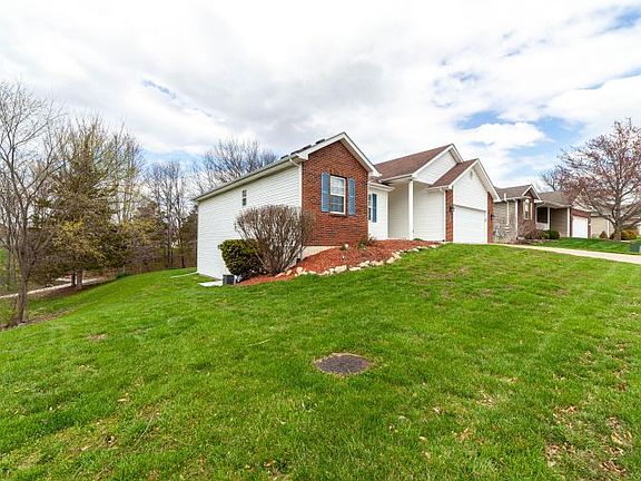3rd image of 107 Caribou Dr