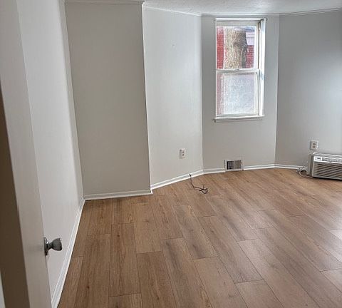 4th image of 729 Florence Ave Floor 1