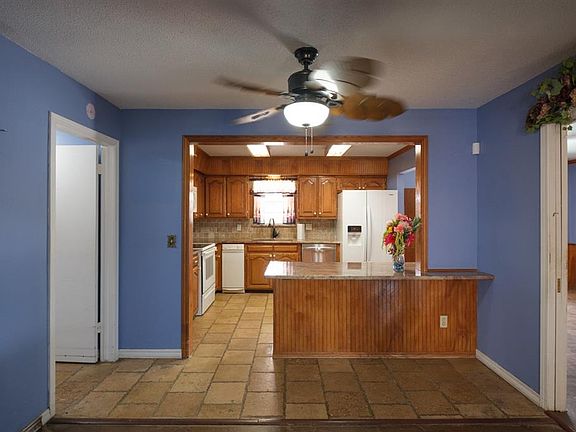5th image of 3000 N Glenhaven Dr