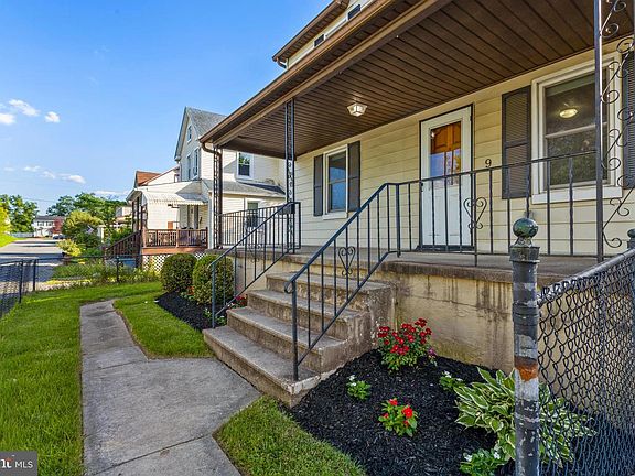 3rd image of 9 Rognel Ave