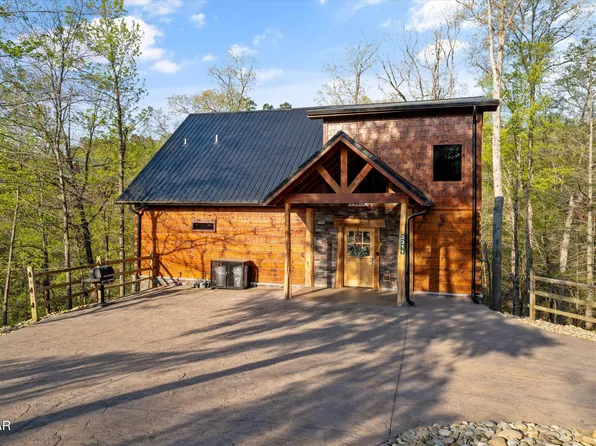 2311 Wild Heron Way, Sevierville, TN 37862