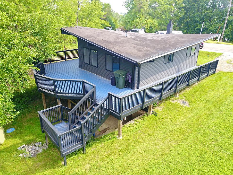 1st image of 1305 Holiday Ln