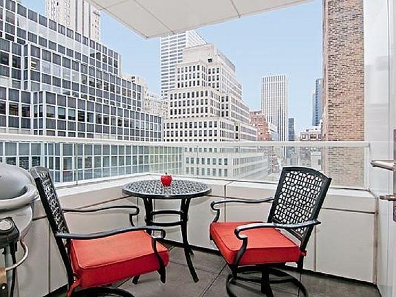 5th image of 5 E 44th St #18