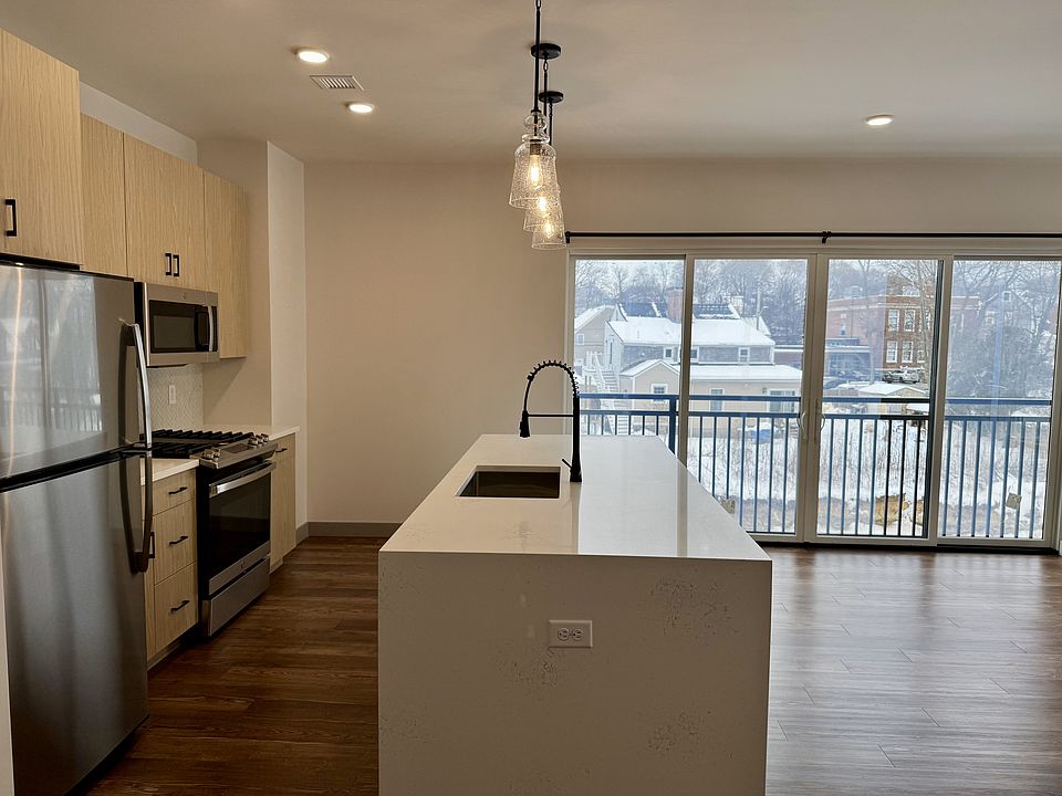 1st image of 64 Grove St #109