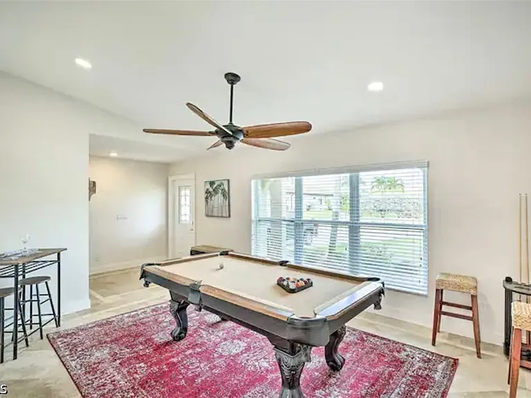 2806 SW 38th Ter — Photo 3