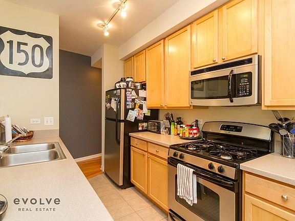 3rd image of 343 W Old Town Ct APT 504