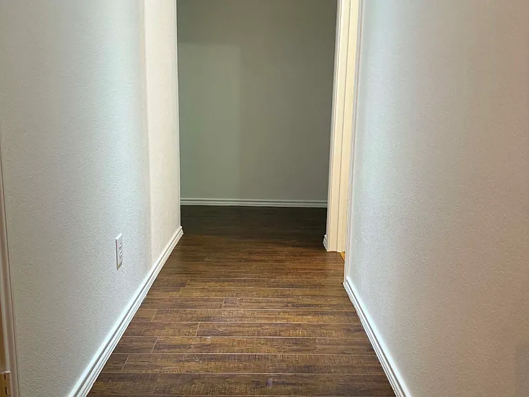 6608 Sandgate Dr — Photo 17