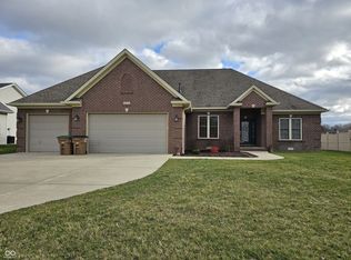 2779 Buttercup Ct E, Columbus, IN 47201