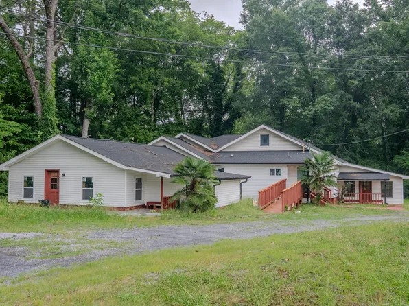 1422 Mineral Springs Rd, Dalton, GA 30720