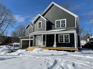 2 Lakeview Pl, Middlefield, CT 06455