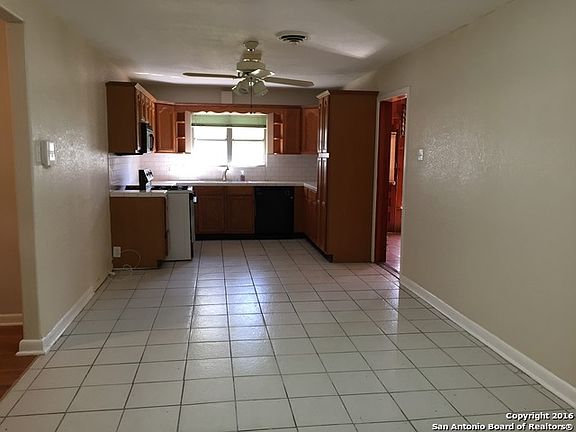 5th image of 130 Longridge Dr