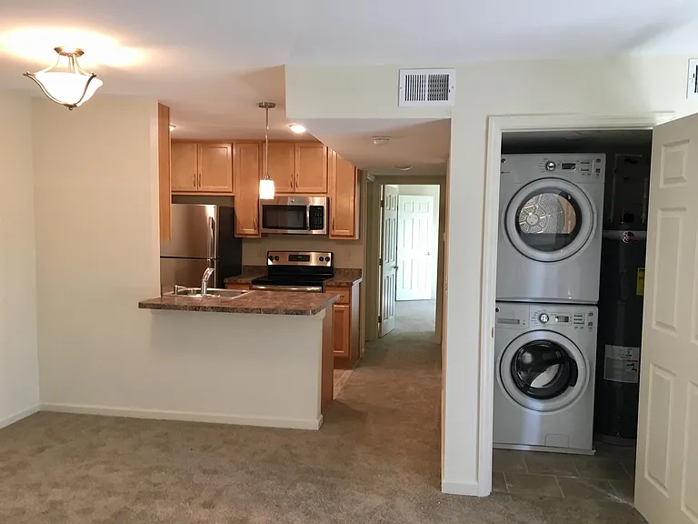 Riverbend Apartments — Photo 28