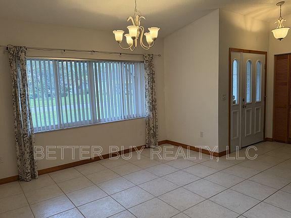 3rd image of 81 Boston Ln