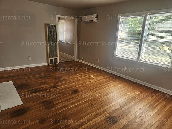 4th image of 546-548 N Oliver Ave #0