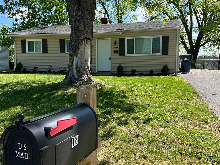 18 Foster Ln — Photo 1