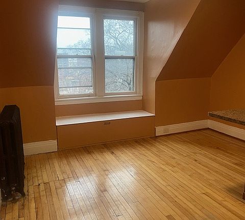 5th image of 579 University Ave APT 7