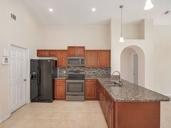 2nd image of 4407 Middleburg Ct