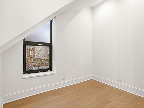 4th image of 1414 N Maplewood Ave #1