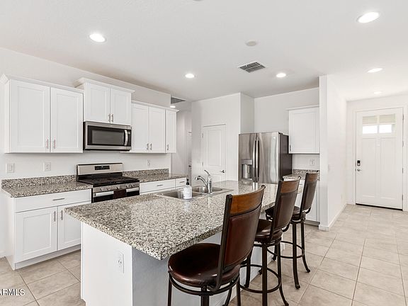 5th image of 2661 E AGUAYO Drive